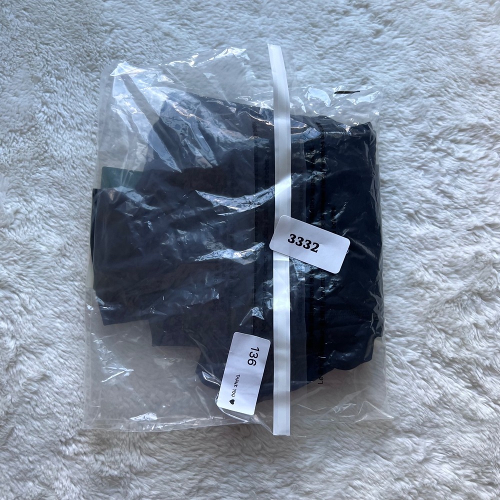 Halara Black High Waisted Crossover V-Waist 7/8 Leggings with Pockets XS NEW - Picture 12 of 14